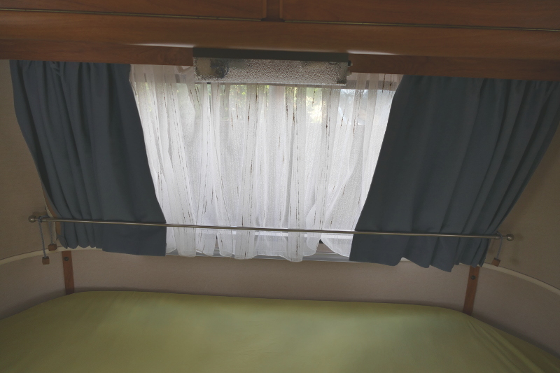 barre pour les rideaux.JPG