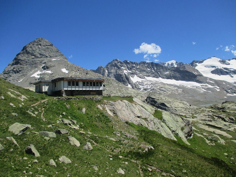 8 refuge des Evettes.JPG