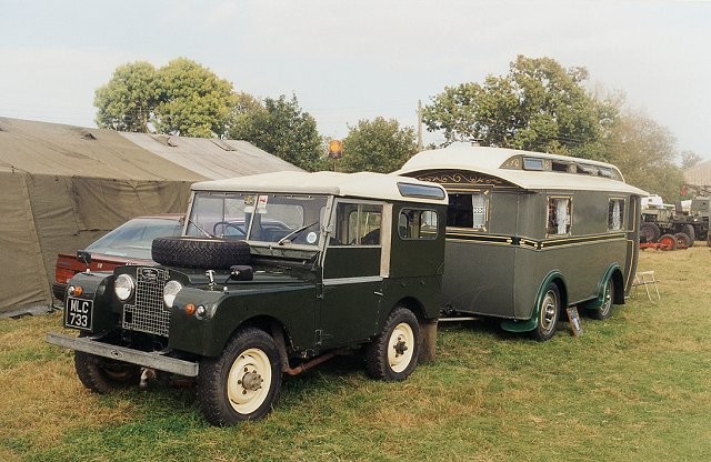 Land SI & caravane 4 roues.jpg