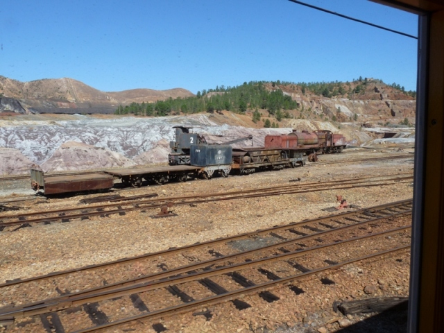 Playa de vias ferrocaril Rio Tinto.JPG