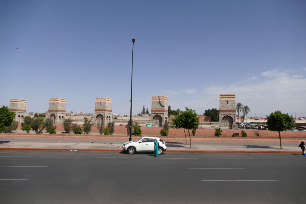 marrakech les remparts.JPG