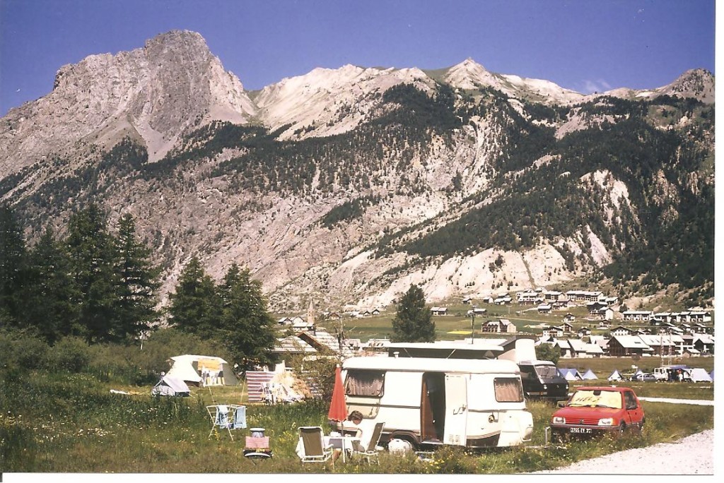 1990 12.jpg