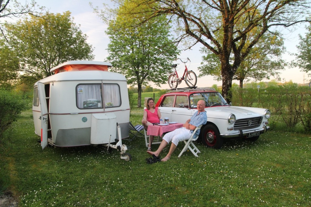 4 Puck dans le camping.