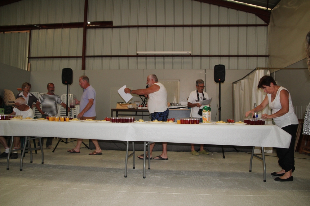 Préparation de l'apéritif.