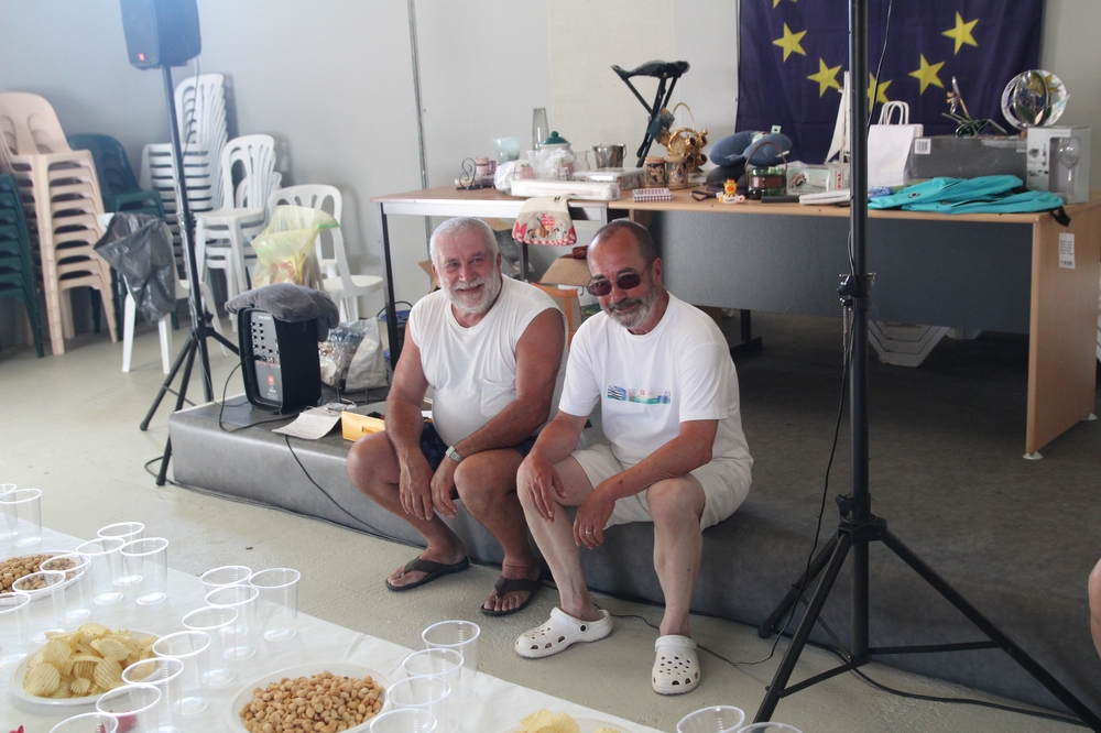 Ils sont deux...seuls au monde.