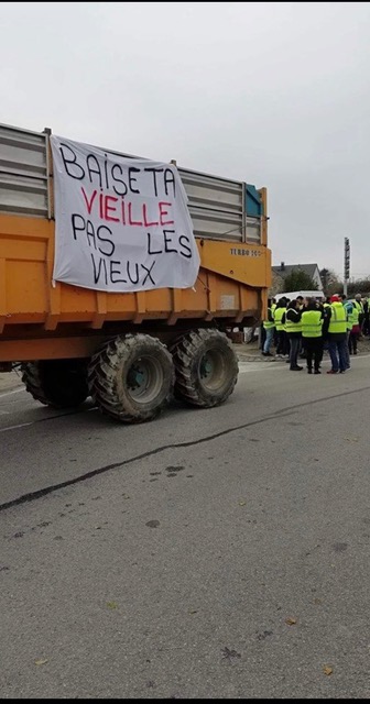 Baise Macron.jpg