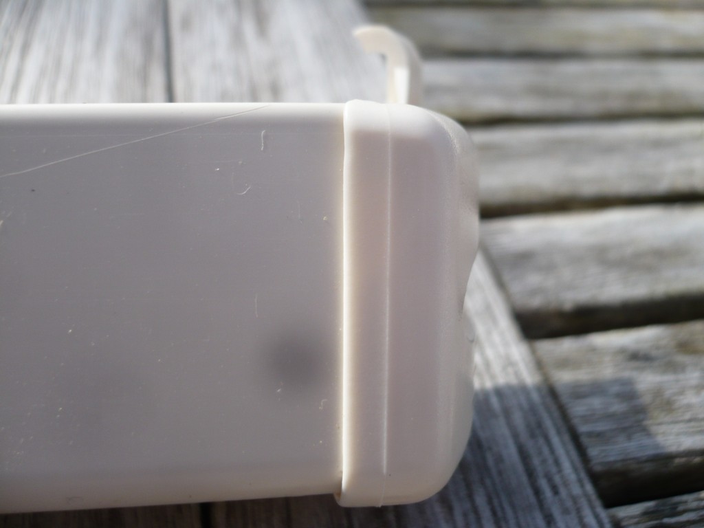 patte de fixation en plastique cassée