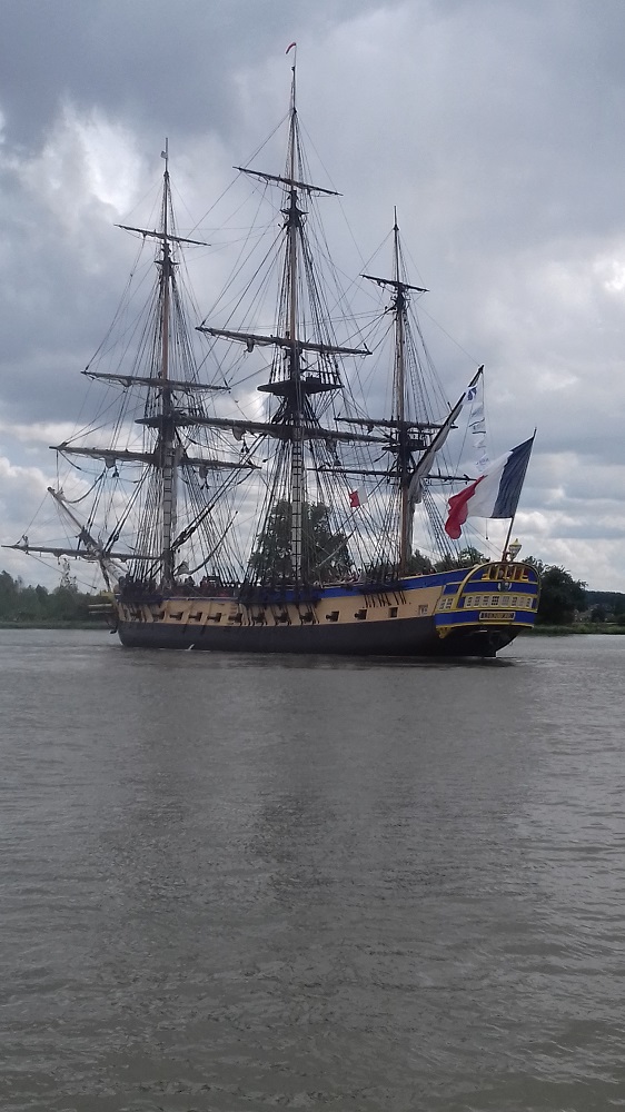 20190606_151606 Dépard de l'Hermione avant la tempête Miguel à Caubedec en Caux..jpg