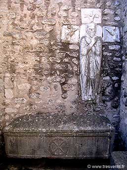 sainte-tombe01.jpg