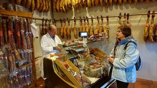 Collection de provisions a Arevalo a notre retour.jpg