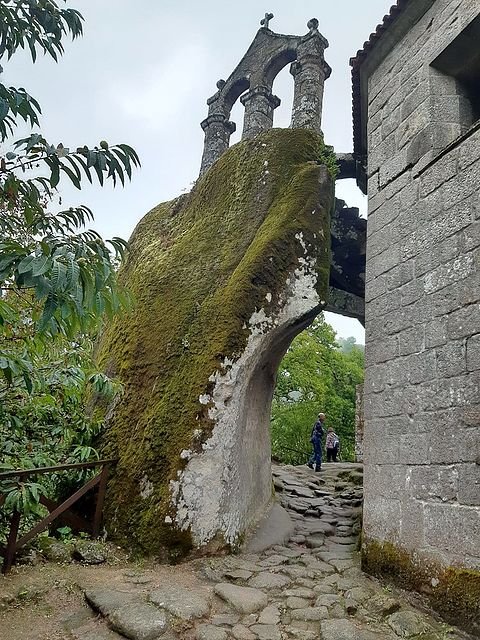 Monasterio de San Pedro de Rocas.jpg