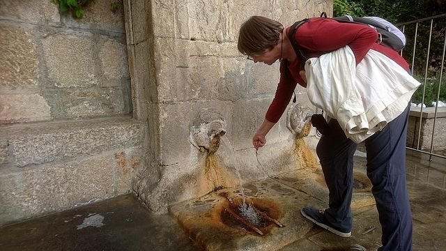 Ourense, Las Bugas, Source thermale de 60 degrés.jpg