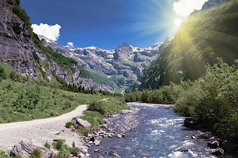 Hors route des Grands cols.
