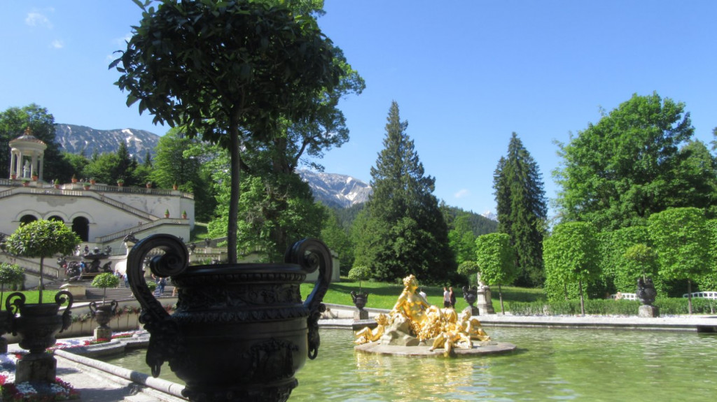 Château de Linderhof "petit Versailles" Villa royale de Louis II construite à partir de 1879