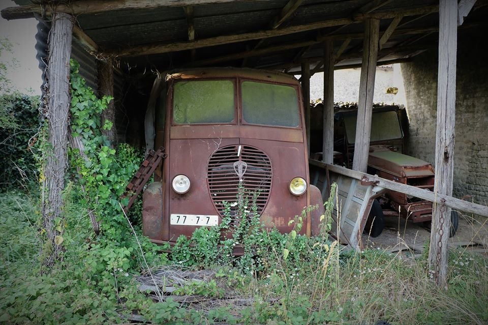Camion Peugeot.jpg