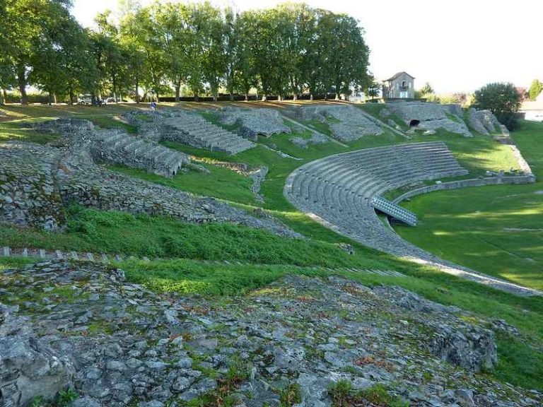 Autun-Theatre-romain-768x576.jpg