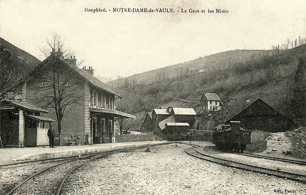 1391420080-NotreDameVaulx-gare1.jpg