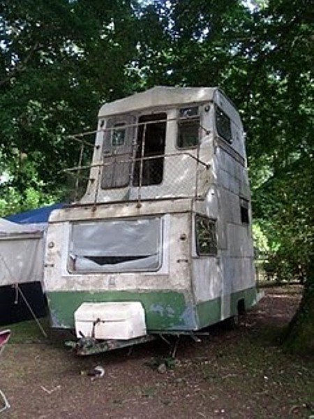 caravan (450 x 600).jpg