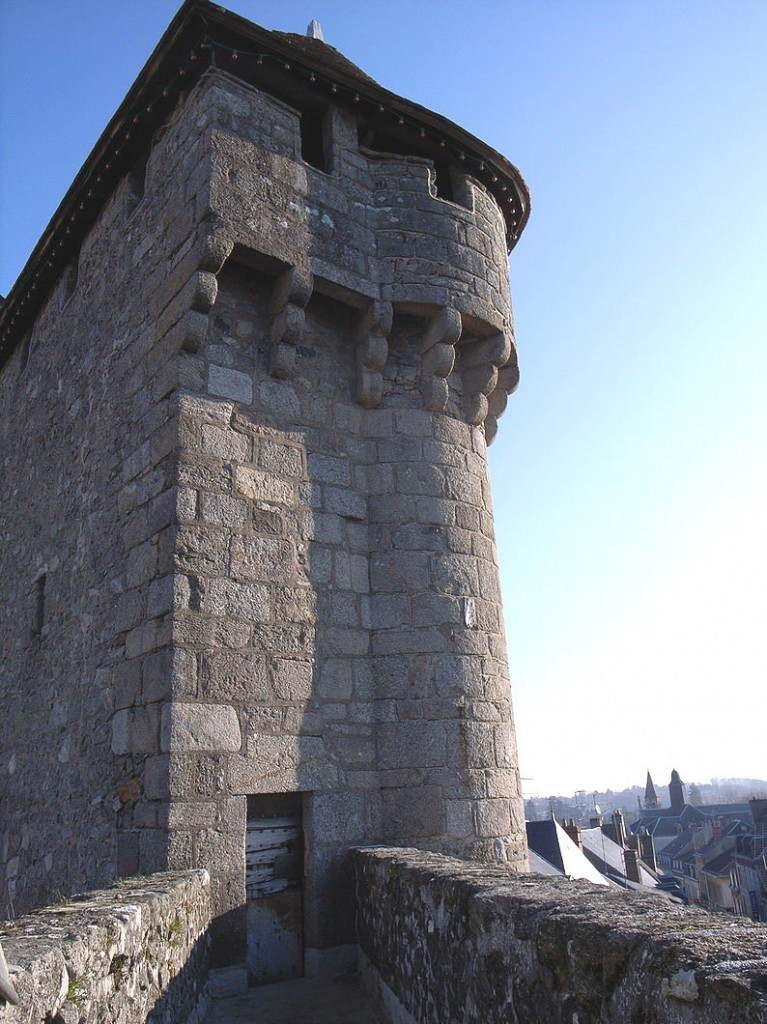 La Souterraine porte St Jean.jpg