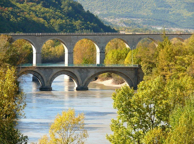 Sisteron ponts.jpg