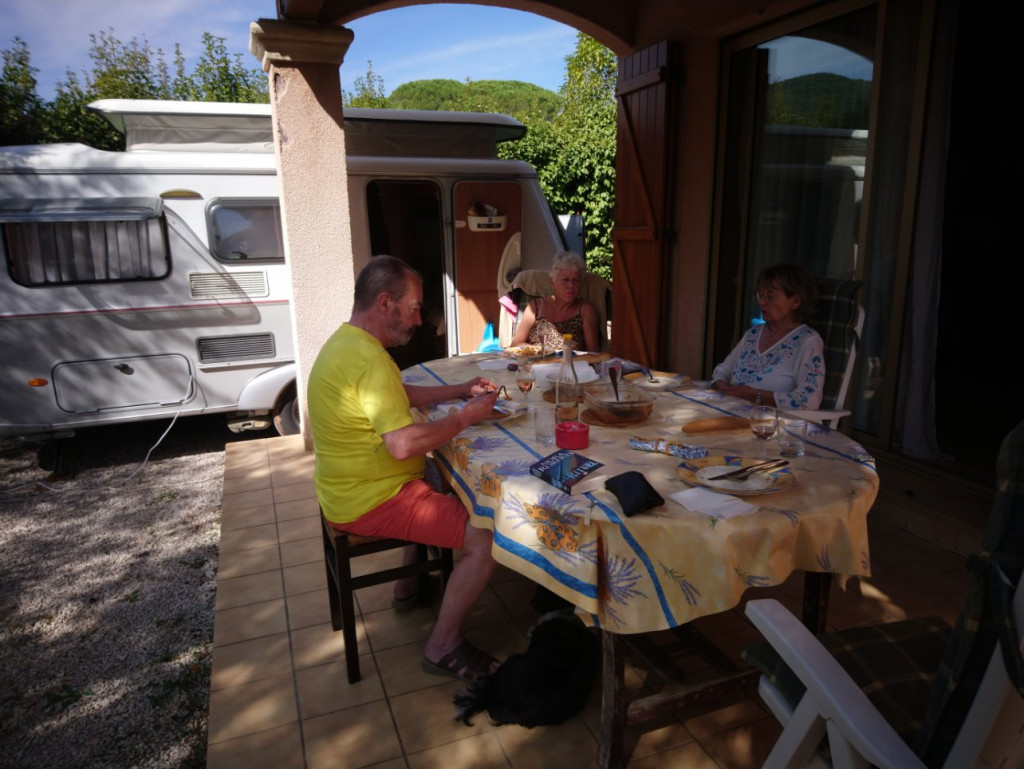 Apéro avec les propriétaires du camping !