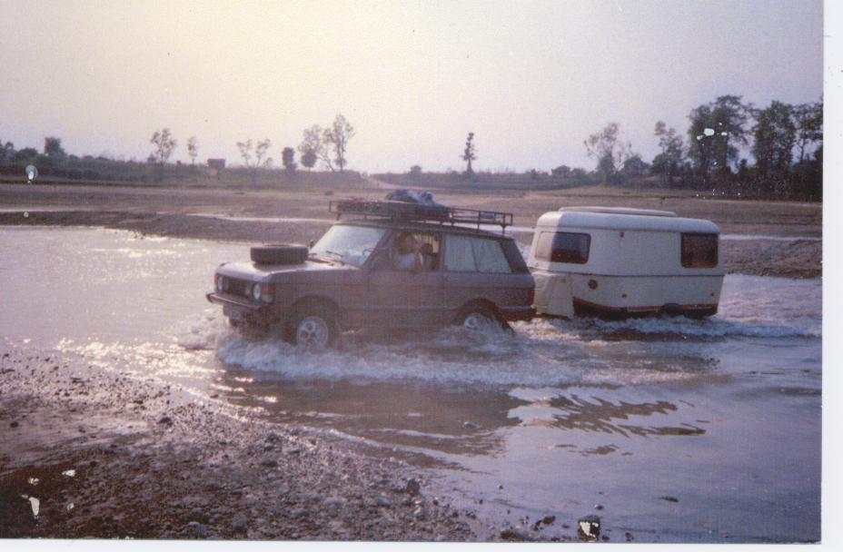 0FordingRoyalBardiaTigerReserveNepal.jpg