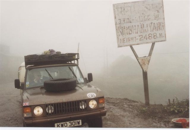 0The_old_road_Katmandu_to_India_in_the_clouds.jpg