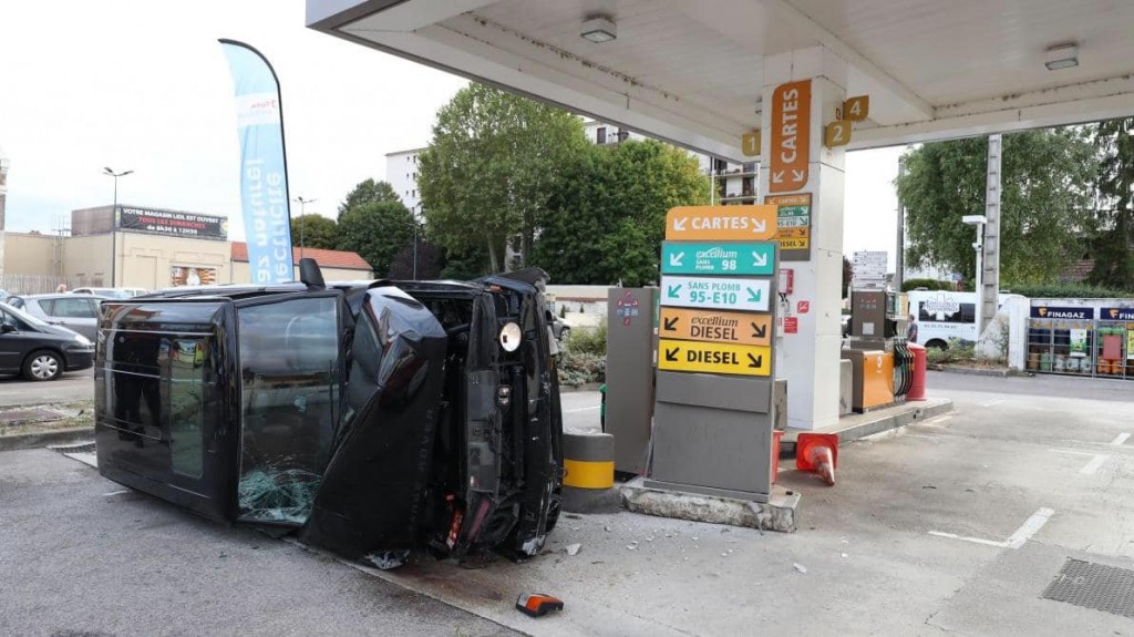 Malaise à la pompe.jpg