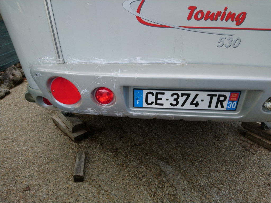 le scotch a bien tenu, même sous la pluie de Normandie et a même fait l'aller retour du jura