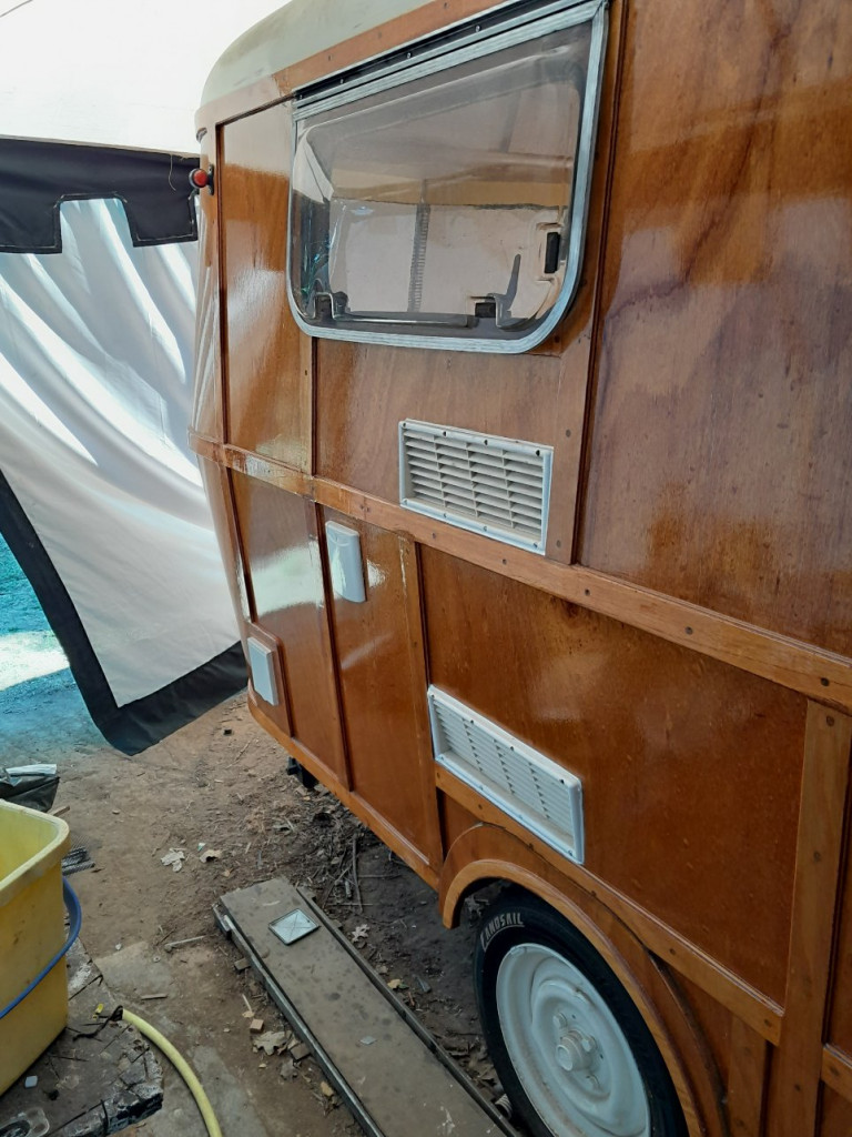 pose des grilles de frigo