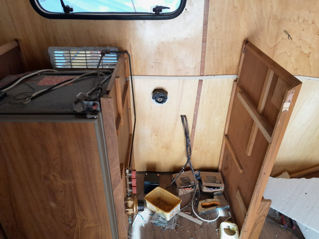 install meuble interieur 2