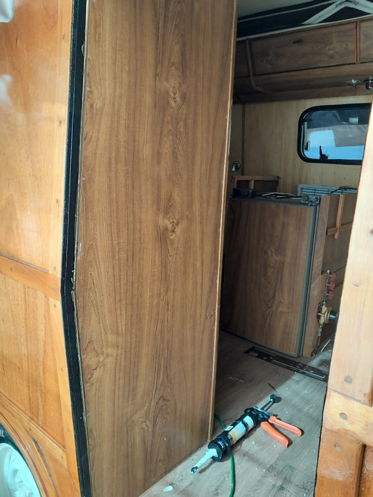 install meuble interieur 3